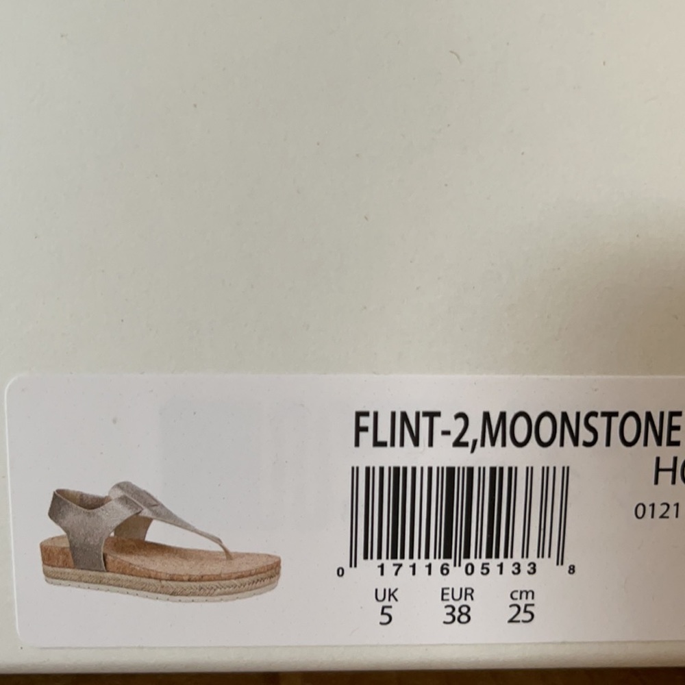 Vince Espadrille Thong Sandal - Picture 13 of 13